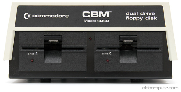 Commodore 4040 - Front