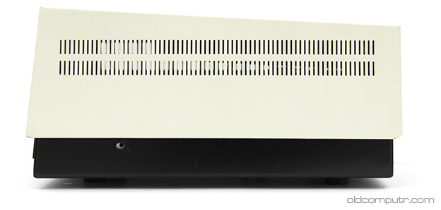Commodore 4040 - Side